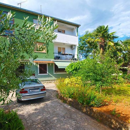 Apartments Fuma 161 Ровінь Екстер'єр фото
