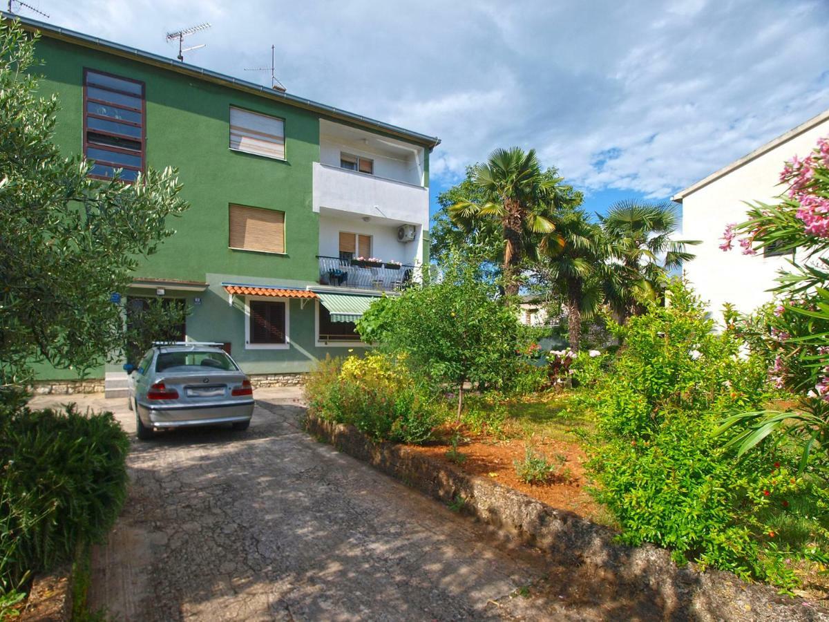 Apartments Fuma 161 Ровінь Екстер'єр фото