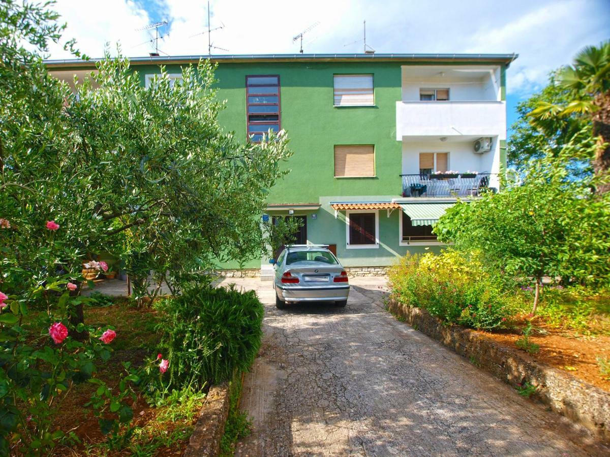 Apartments Fuma 161 Ровінь Екстер'єр фото